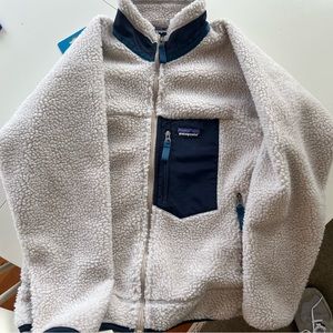 Patagonia classic retro fleece jacket. Men’s Size small, fits like a women’s M.
